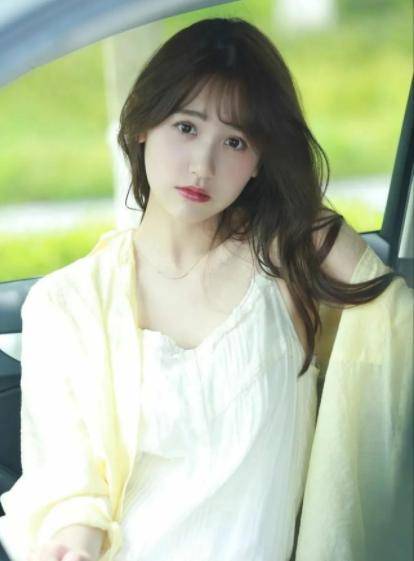 明星穿搭健身房视频_女明星健身房服装_女明星穿健身装